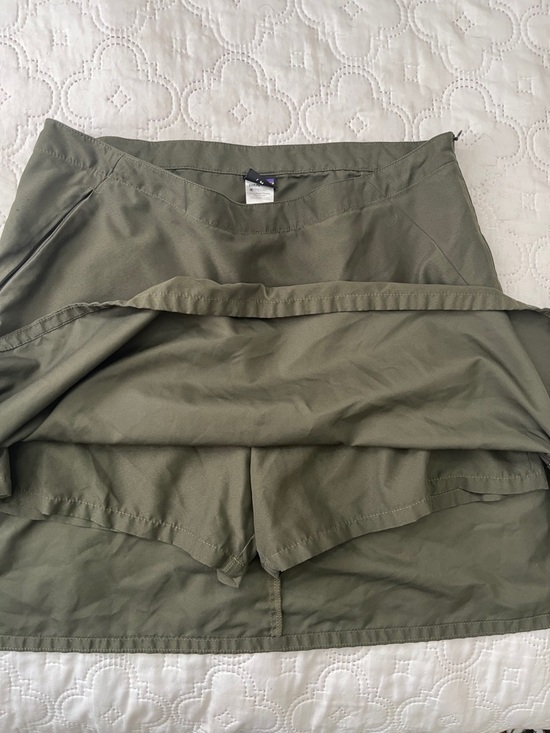 Patagonia Duway Skirt Size 8 Olive Green Hiking Skort DWR Finish - Picture 9 of 15